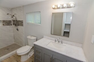 Building Photo - 1203 Sunset Dr