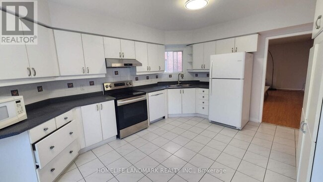 Photo du bâtiment - 48 Painted Rock Ave