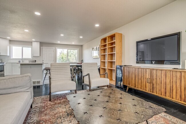 Foto del edificio - 482 W 80th Ave