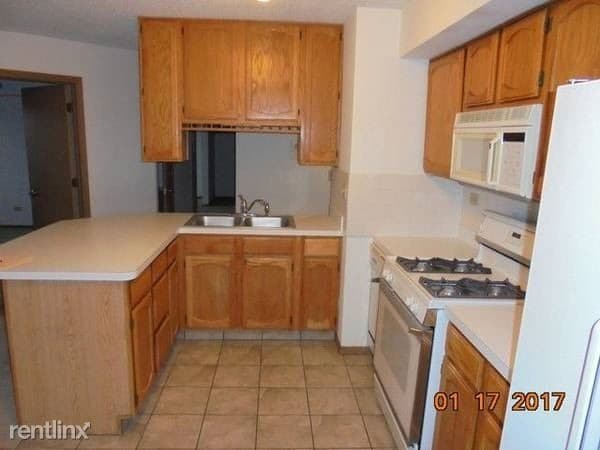 Building Photo - 2 br, 2 bath Apartment - 10515 W Grand Ave