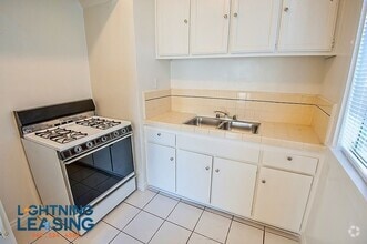 Building Photo - 2735 San Marino St