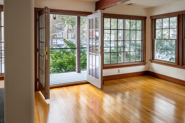 Building Photo - 235 Piermont Ave