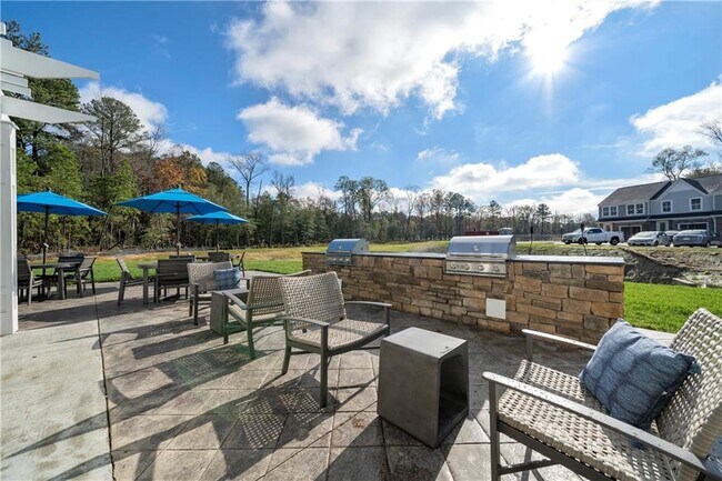 Building Photo - 335 Bree Haven Dr, Glen Allen, VA, 23060