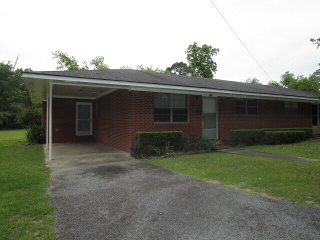 Primary Photo - 207 Godwin Ln