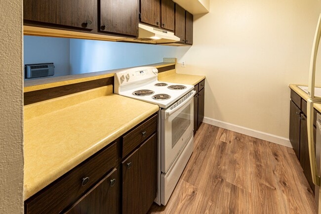 Building Photo - 2-Bedroom Condo for Rent at Aspen Grove