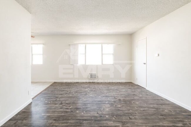 Foto del edificio - 2 bed 1 bath unit in Inglewood 90302