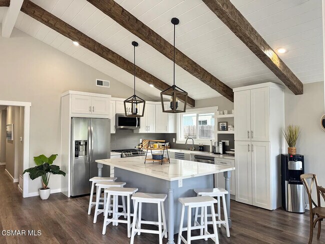 Foto del edificio - 5033 Island View St