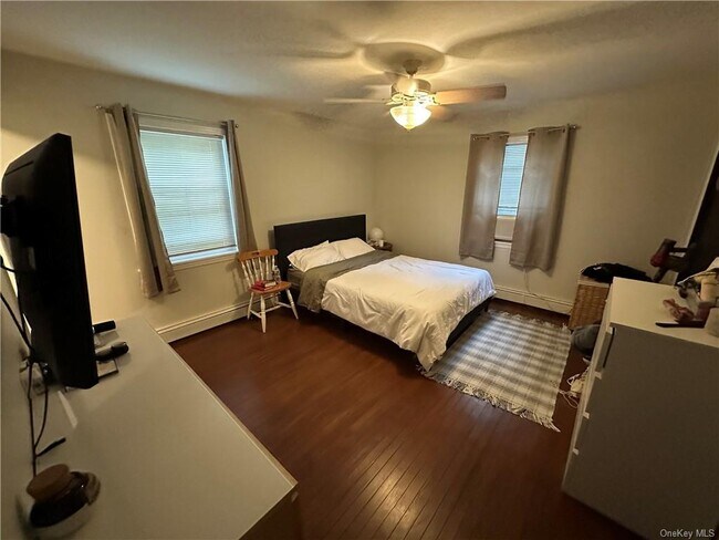 Foto del edificio - 563 Mountainview Ave
