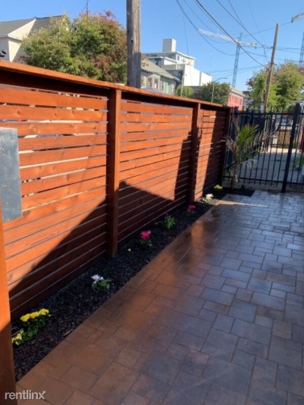 Building Photo - 1 br, 1 bath Apartment - 671 Apgar Street
