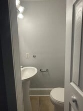 Building Photo - 643 E Henry St