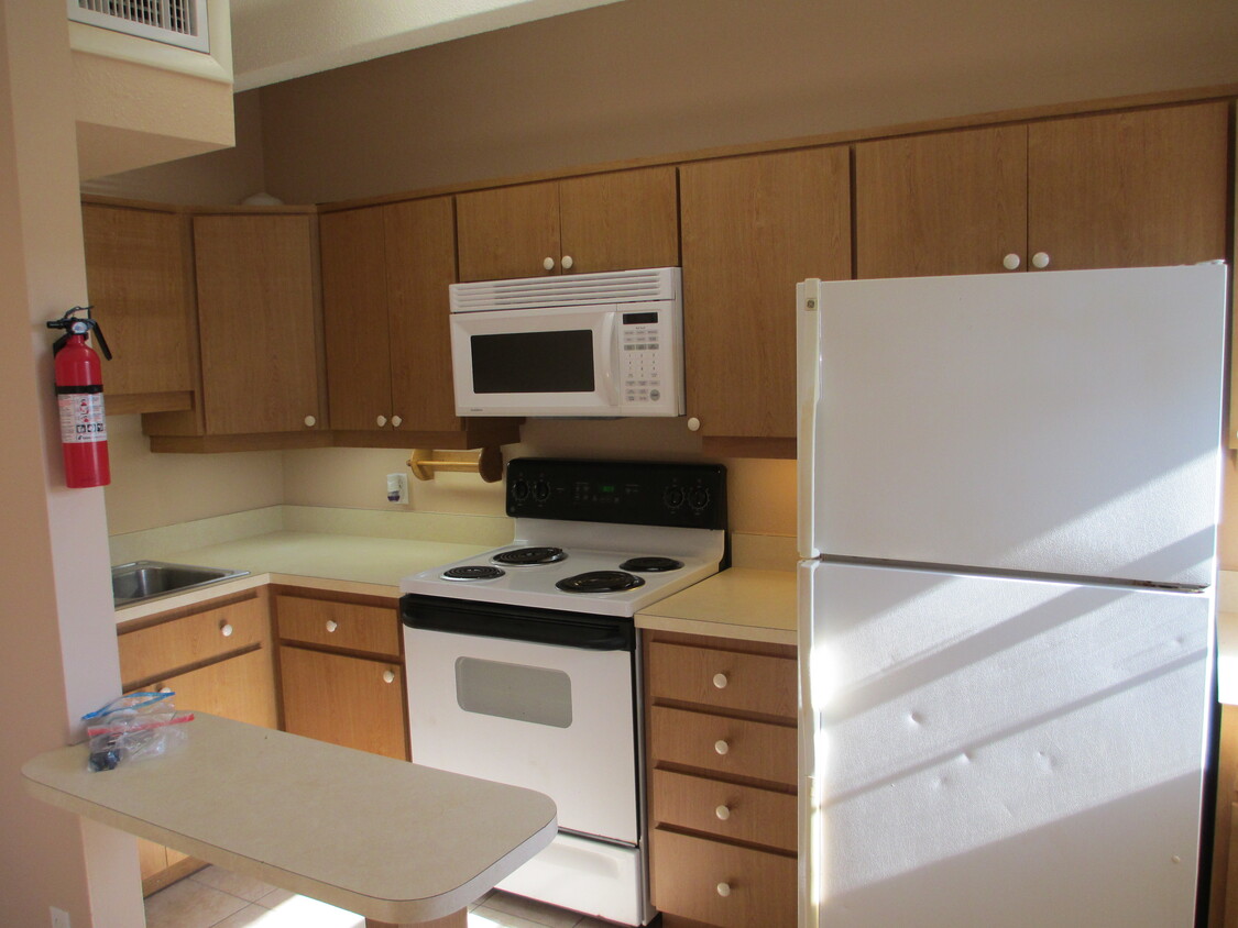 Foto principal - 1715 Dixon Blvd