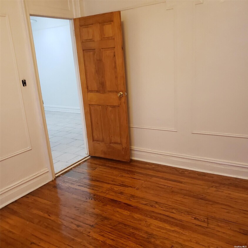 Primary Photo - 1097 Winthrop St