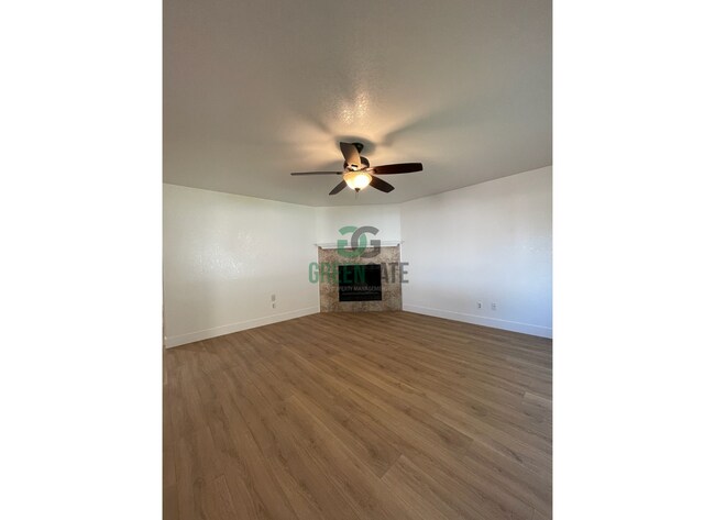 Foto del edificio - NOW AVAILABLE! Beautiful 3 Bedroom, 2 Bathroom Home Located in Ripon, CA