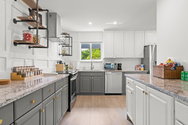 Foto del edificio - 2453 Southridge Rd