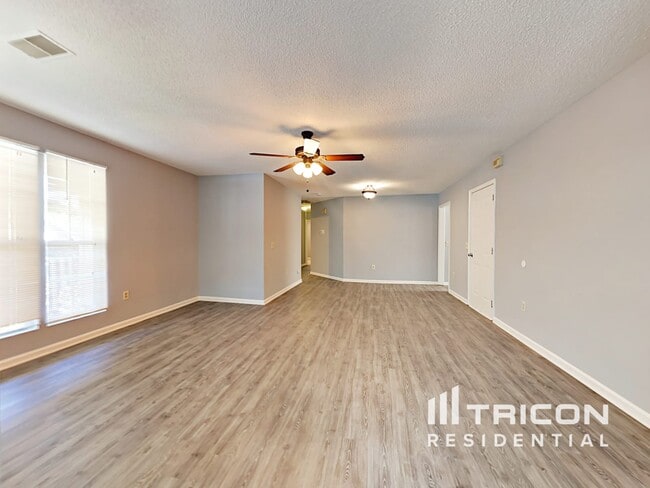 Building Photo - 1 Tomafield Ct