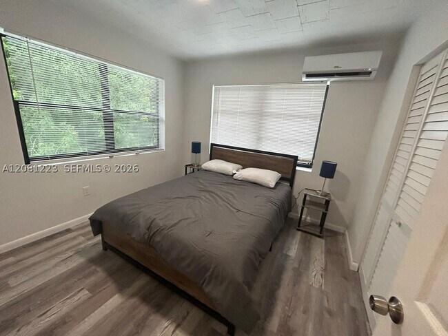 Foto del edificio - 2655 SW 24th Ave