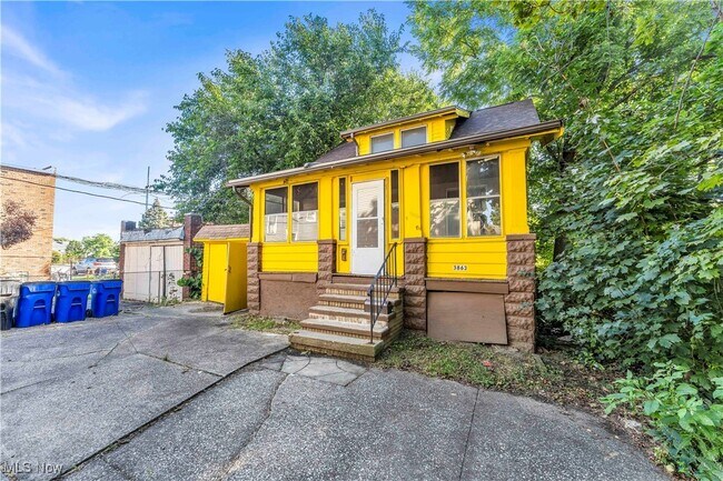 Building Photo - 3865 W 16th St