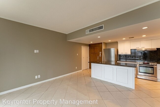 Building Photo - 2 br, 2 bath House - 1801 Lavaca St Unit 5M