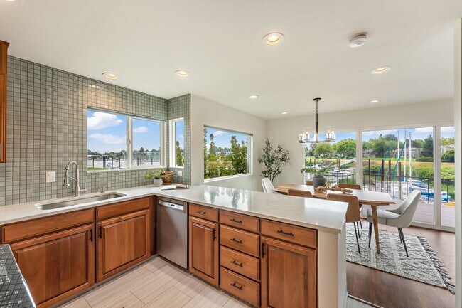 Foto del edificio - 540 N Hayden Bay Dr
