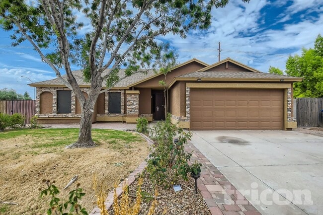 Foto del edificio - 4947 E Greenway Cir