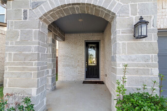 Building Photo - 2802 Northwood Pines Ln