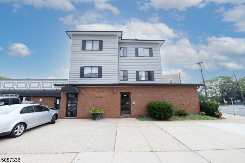 Primary Photo - 174 Washington Ave