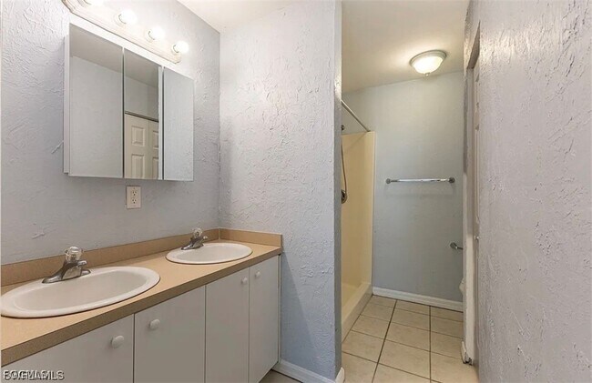 Foto del edificio - 4716 1st St SW