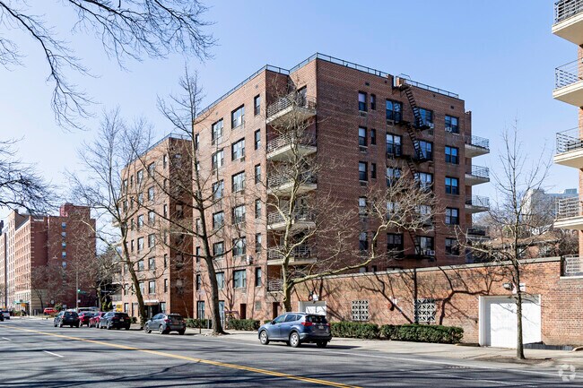 Foto del edificio - 6485 Broadway