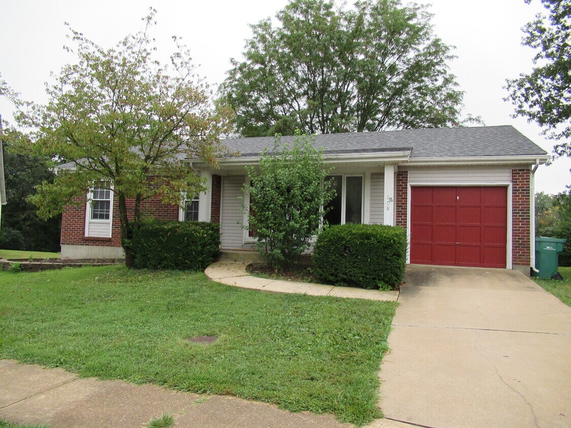 Primary Photo - 608 Summit Hills Dr