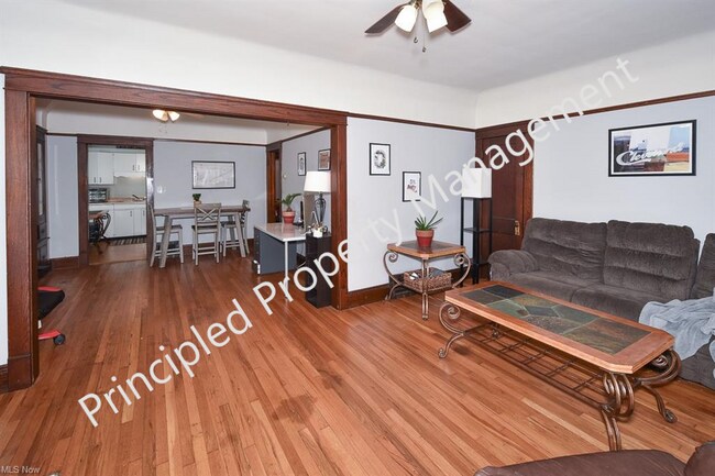 Building Photo - 14626 Leonard Ave