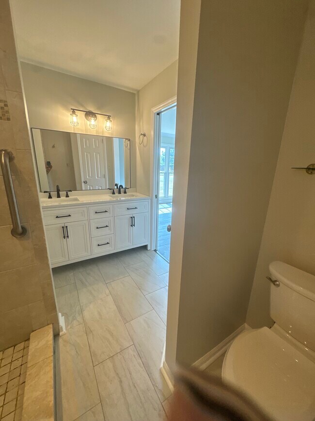 Foto del edificio - 2322 Magna Carta Pl SW