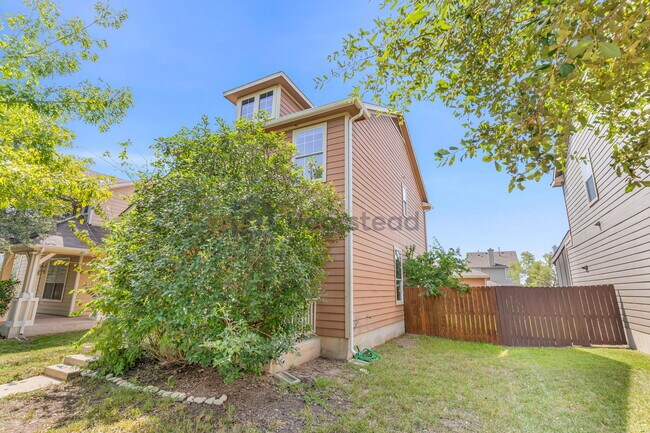 Foto del edificio - 243 Rush