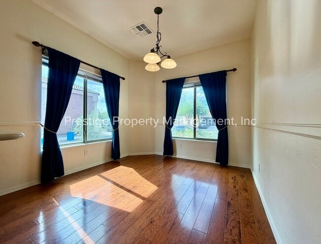 Building Photo - 346 E Calle Puente Lindo