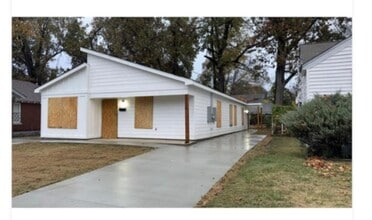 Building Photo - 1367 Chadwick Cir