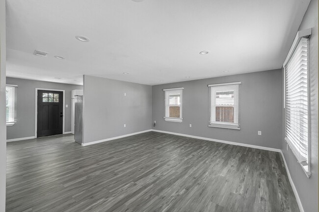 Foto del edificio - 7323 Farnsworth St