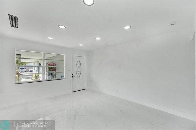Foto del edificio - 5310 NW 16th St