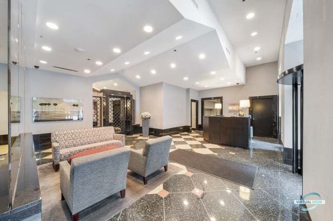 Photo - 111 W Maple St Apartment