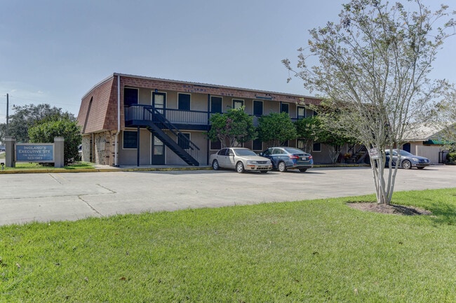 Building Photo - 730 S Lewis St