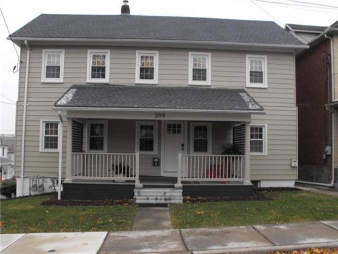 205 Washington St, Nazareth, PA 18064 Room for Rent in Nazareth, PA