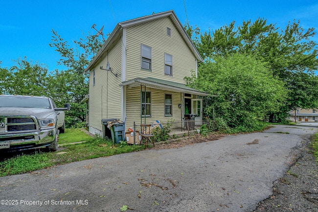 Building Photo - 1815 Cedar Ave
