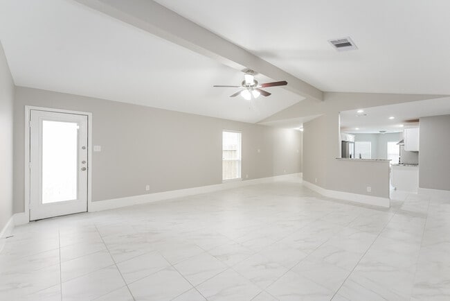 Building Photo - Stylish 4-Bedroom Pinehurst Home