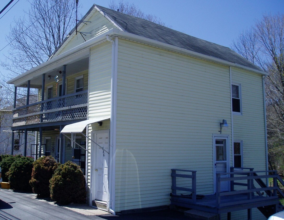 684692 Douglas Pike, Burrillville, RI 02830 684692 Douglas Pike