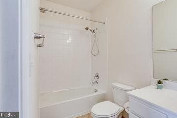 Building Photo - 612 Totten Pl NE
