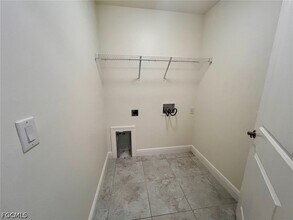 Building Photo - 3322 SW 17th Pl