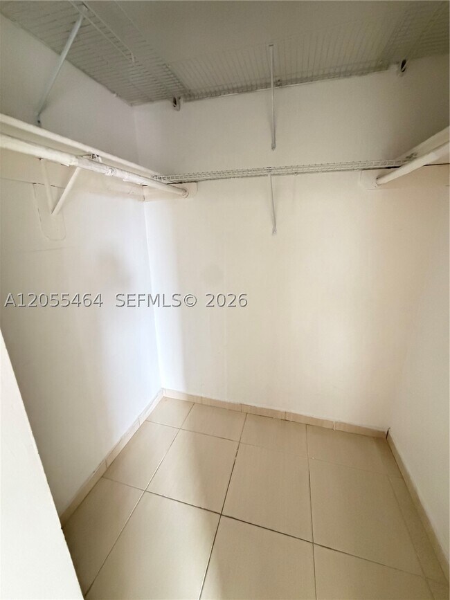 Foto del edificio - 460 E 23rd St