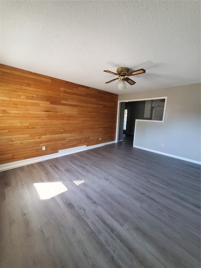 Foto del edificio - 1605 SE 60th St