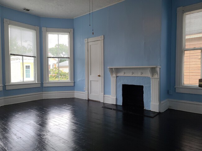 Building Photo - 319 W 33rd St