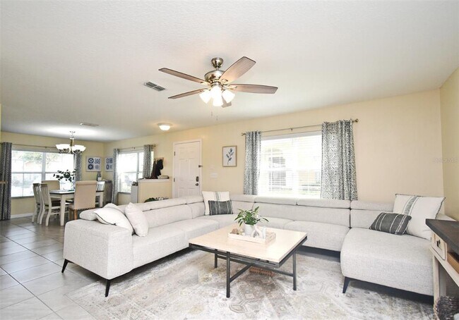 Building Photo - 200 Carina Cir