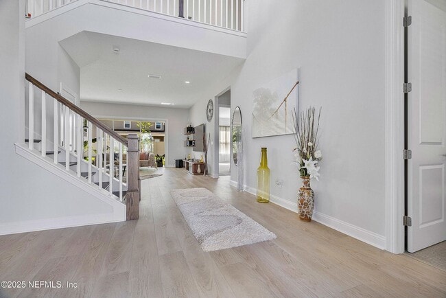 Building Photo - 5 bedroom/ 4.5 bathroom home in St Johns C...