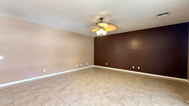Foto del edificio - 2714 E Birchwood Pl
